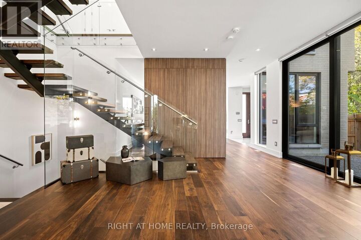Property Photo:  15 Fairmeadow Avenue  ON M2P 0A5 