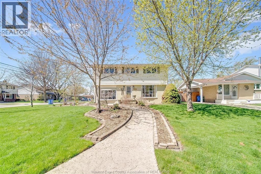 Property Photo:  391 Betty Drive  ON N8S 3W9 