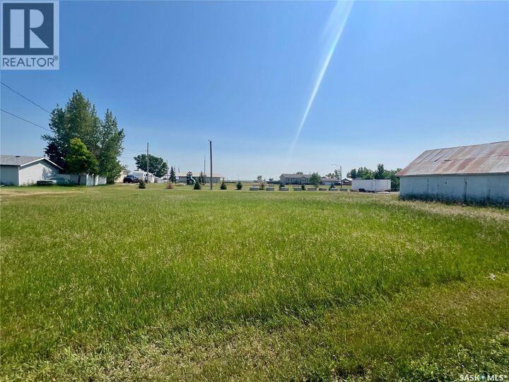 Property Photo:  207 Coteau Street  SK S0G 0G0 