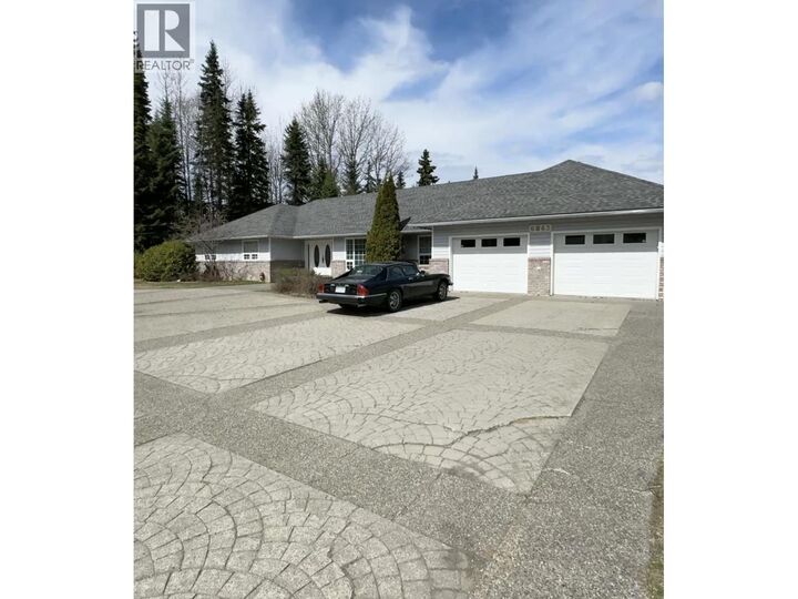 6843 Valleyview Drive — photo 1