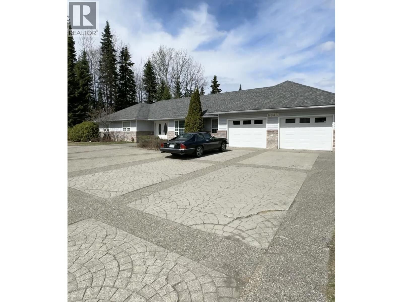 Property Photo: 6843 Valleyview Drive BC V2K 4C6