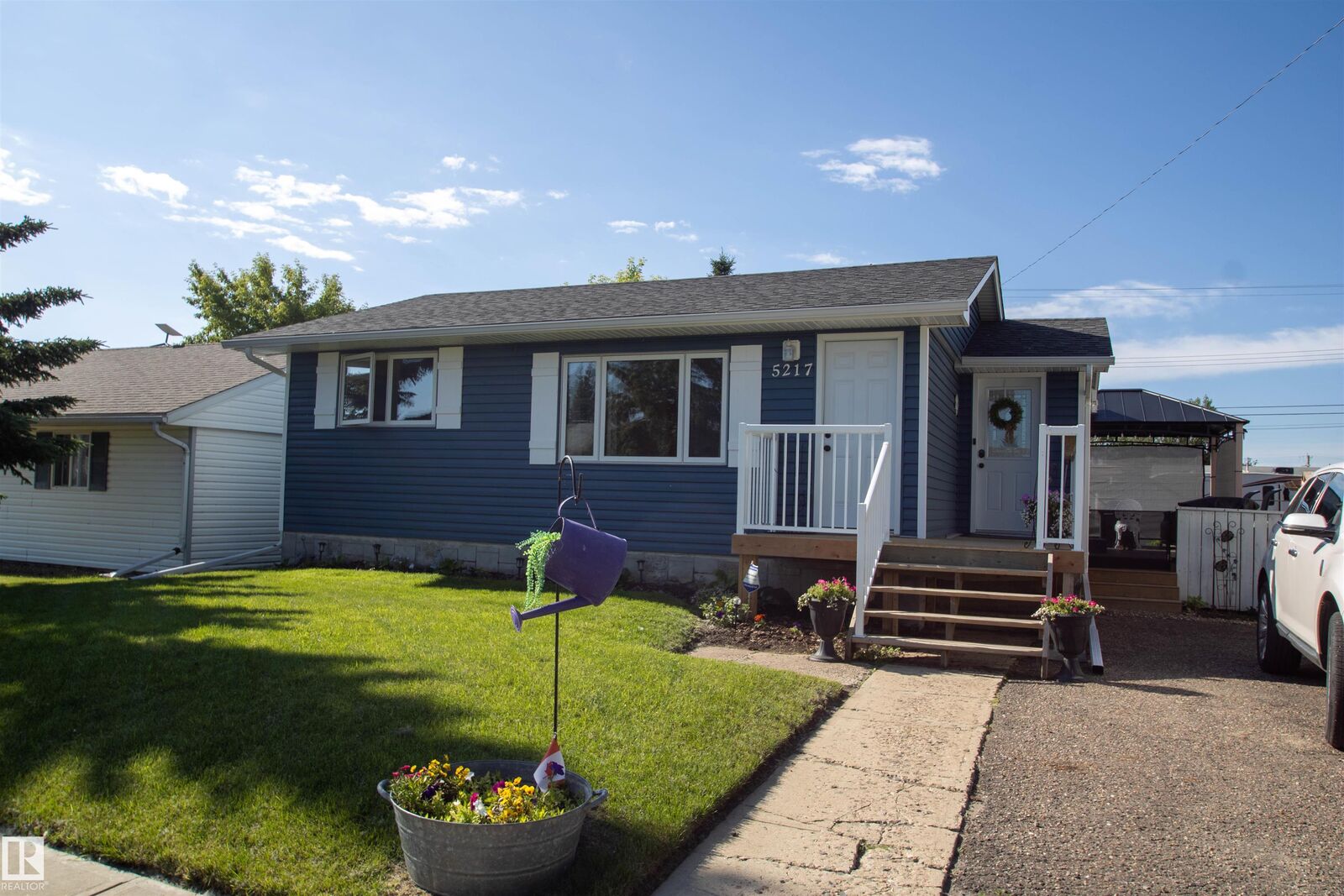 Property Photo:  5217 47 Ave  AB T0A 3A4 