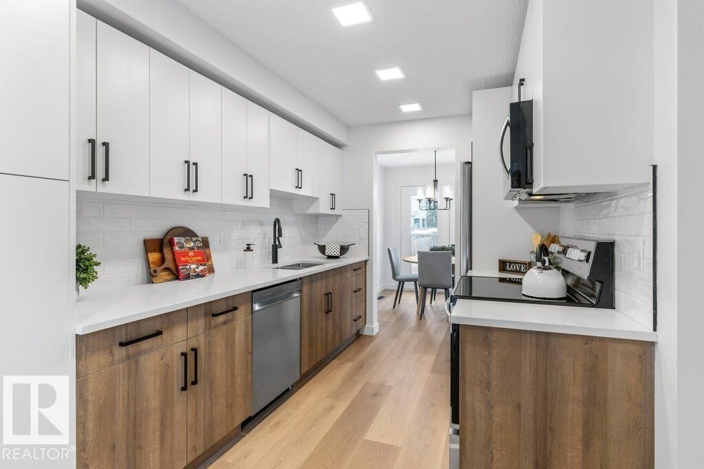 Property Photo:  324 Grandin Village  AB T8N 2R6 