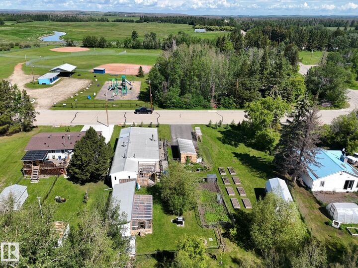 Property Photo: 4707 54 Avenue AB T0E 2M0