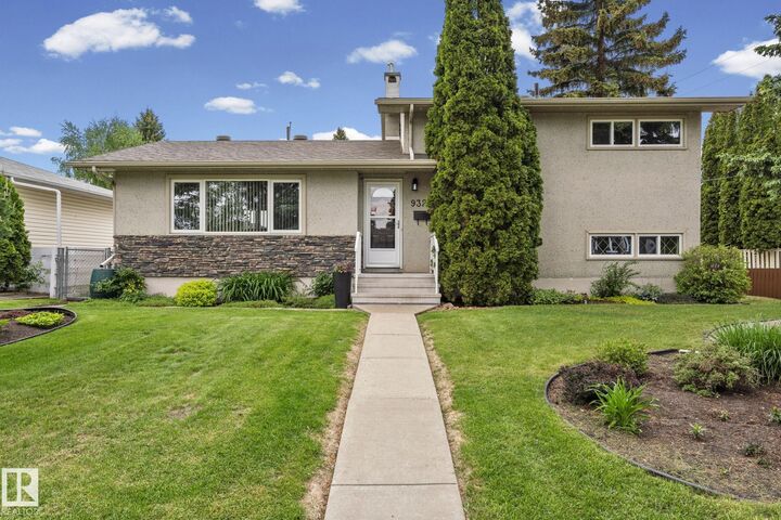Property Photo:  9326 158 Street NW  AB T5R 2C7 