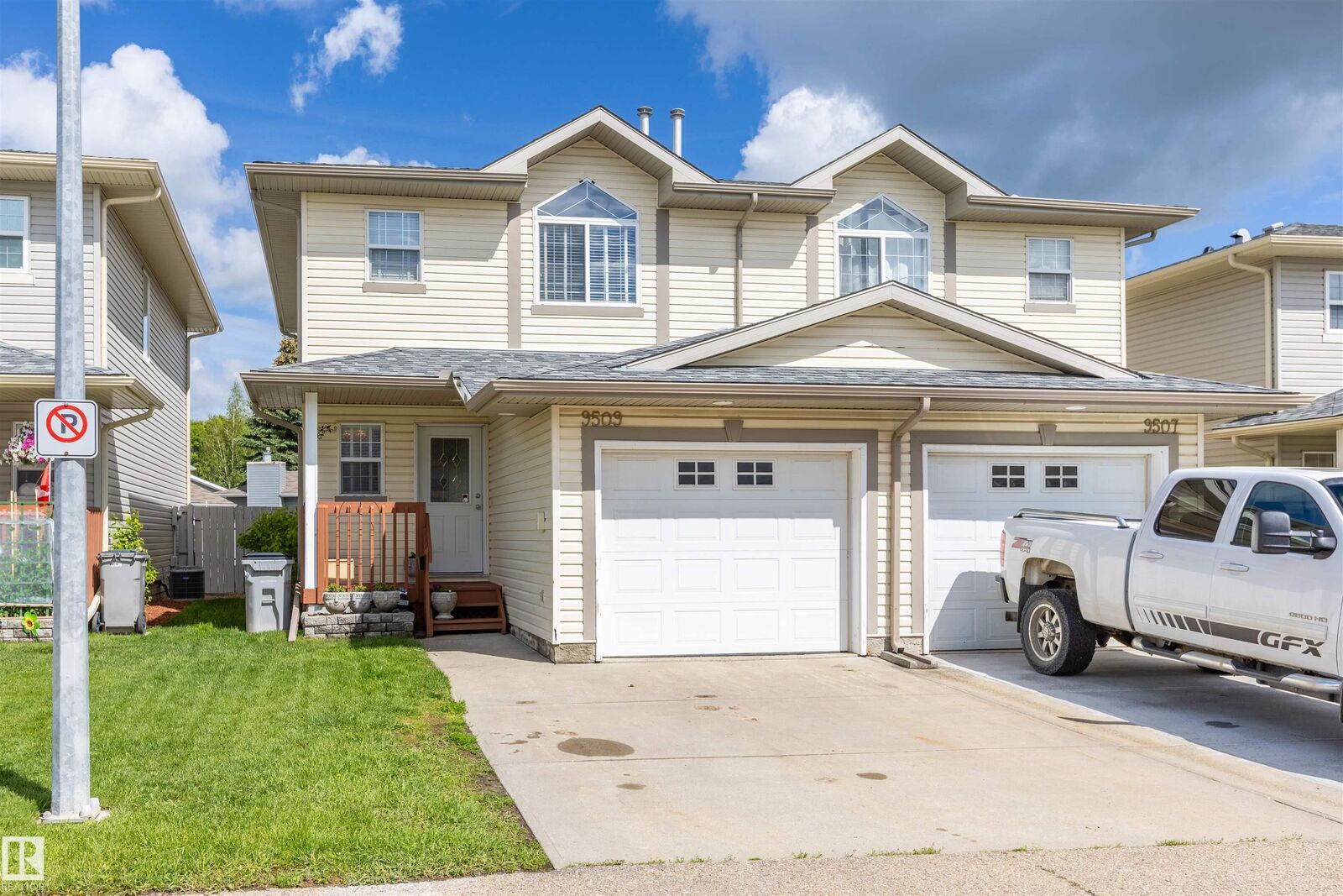 Property Photo:  9509 99 Street  AB T8R 1T7 