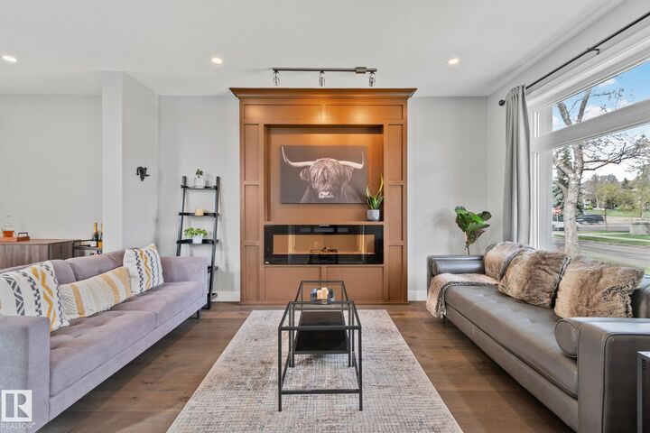 Property Photo:  9855 79 Avenue NW  AB T6E 1R2 