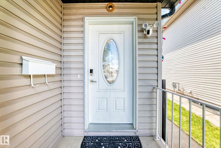 Property Photo:  17408 87 Street NW  AB T5Z 3Z3 