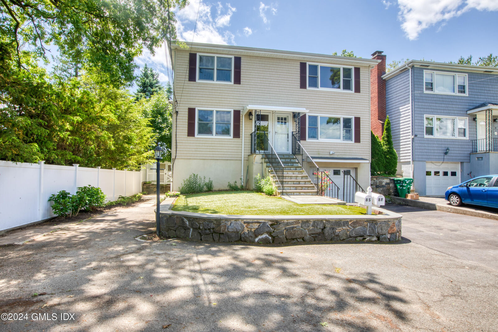 Property Photo: 8 Ridge Place 1 CT 06831