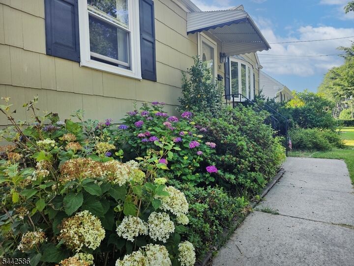 Property Photo: 747 Brookside Rd NJ 07065