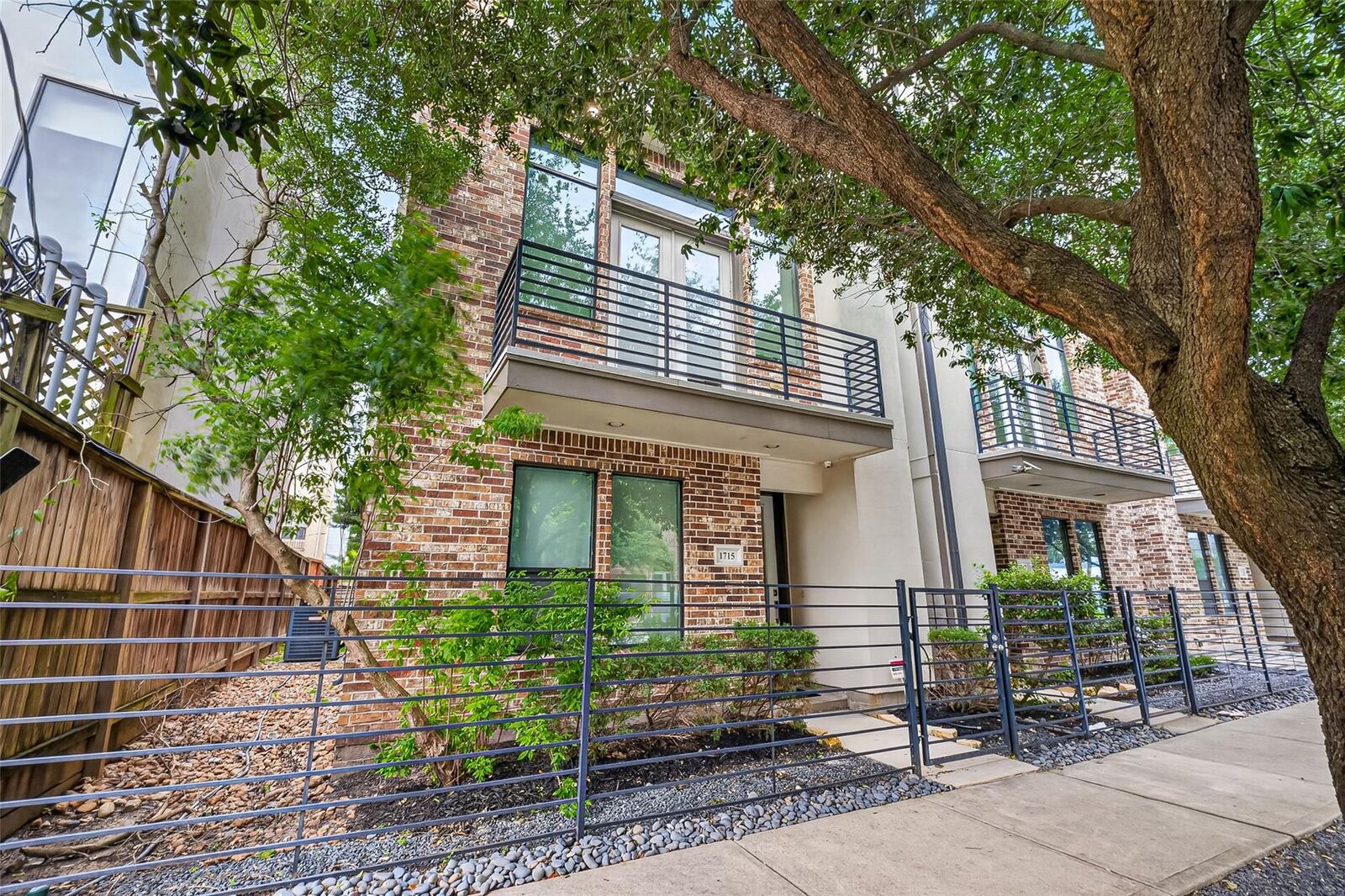 Property Photo:  1715 Silver Street  TX 77007 