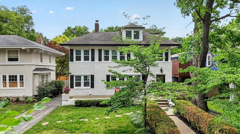 Property Photo:  441 W 58th Terrace  MO 64113 