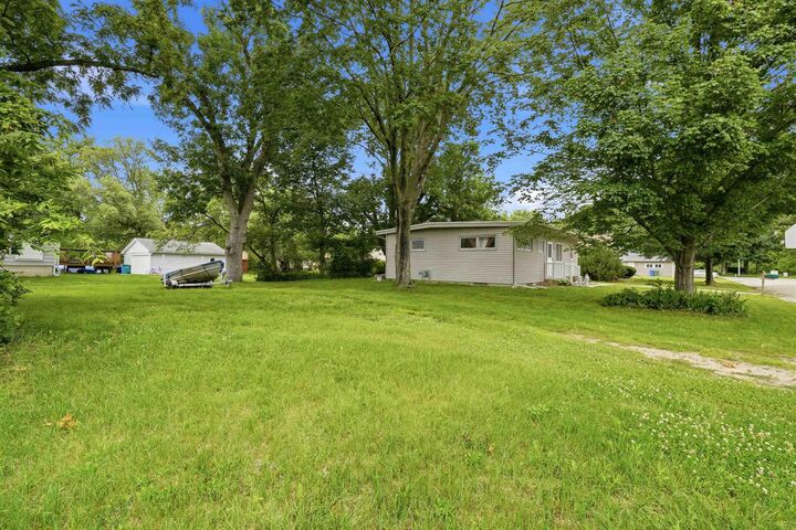 Property Photo:  720 SE 4th Street  IA 50677 