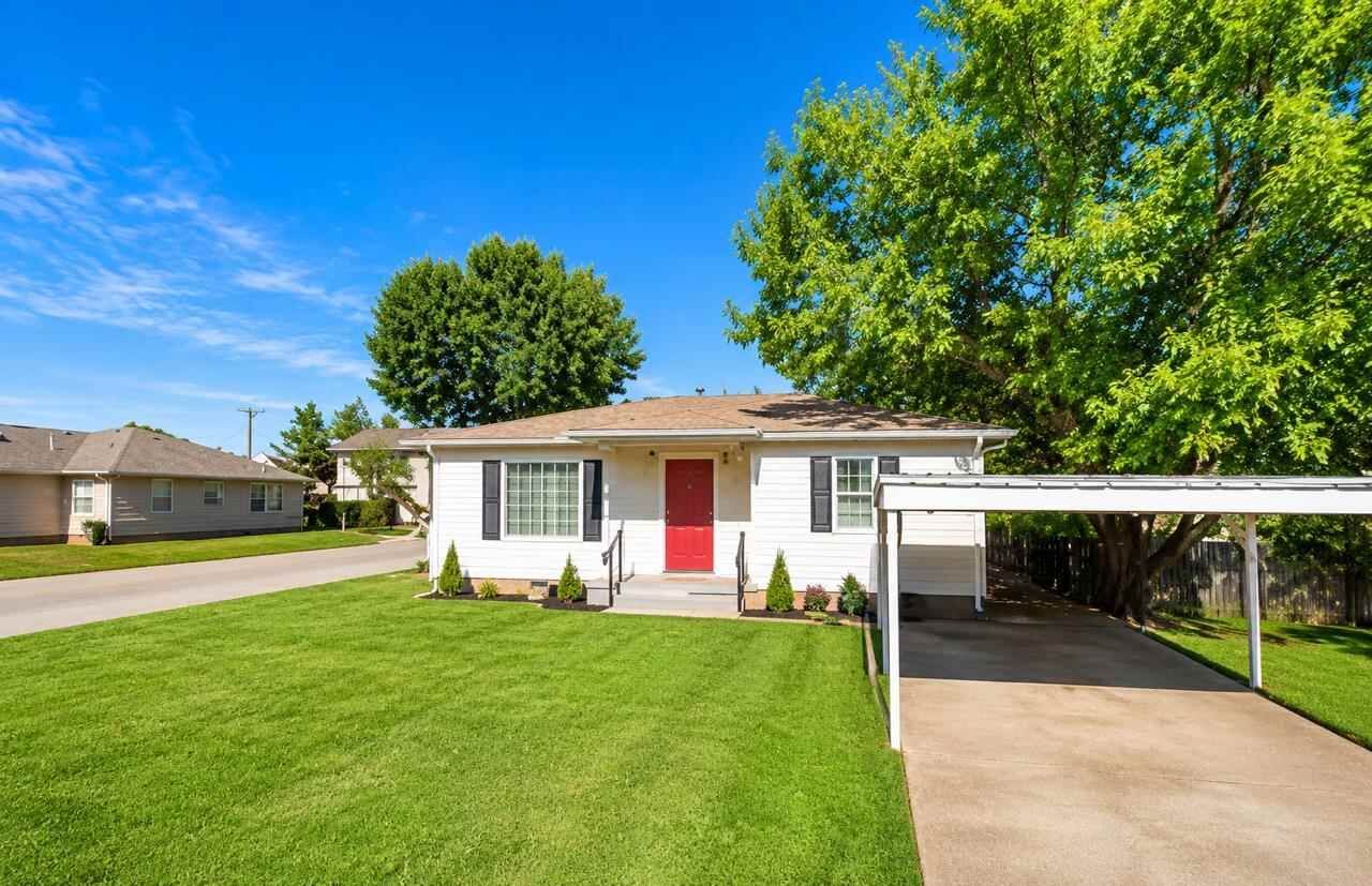 Property Photo: 213 W Tenneppee OK 73541
