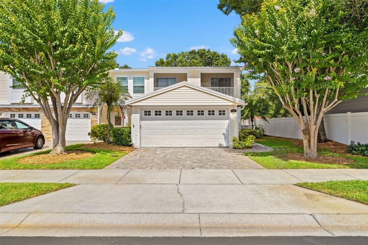 Property Photo:  902 Woodbridge Court  FL 34695 