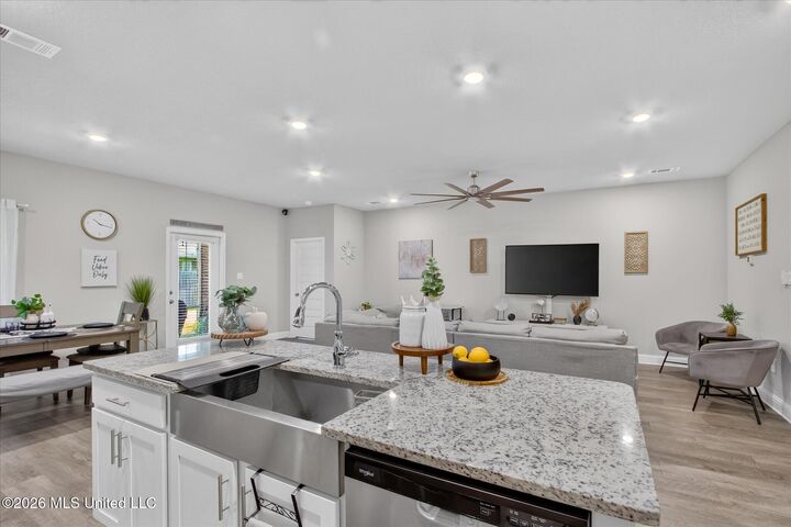 Property Photo:  81 Saltmeadow Circle  MS 39564 