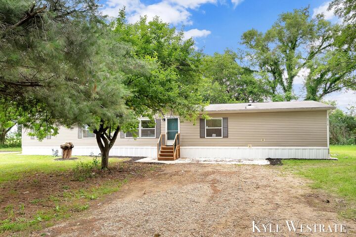Property Photo: 1515 10th Street MI 49070