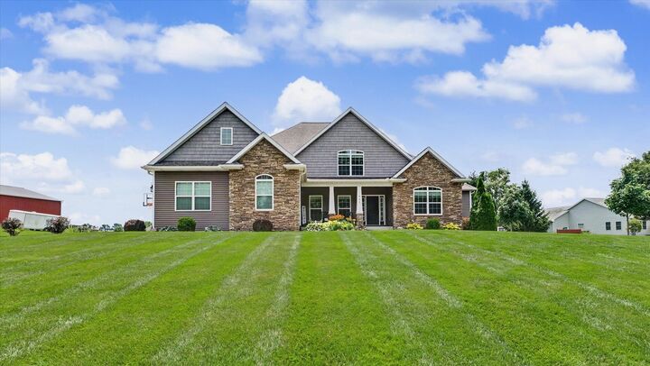 Property Photo:  801 Trailblazer Lane  IL 61856 