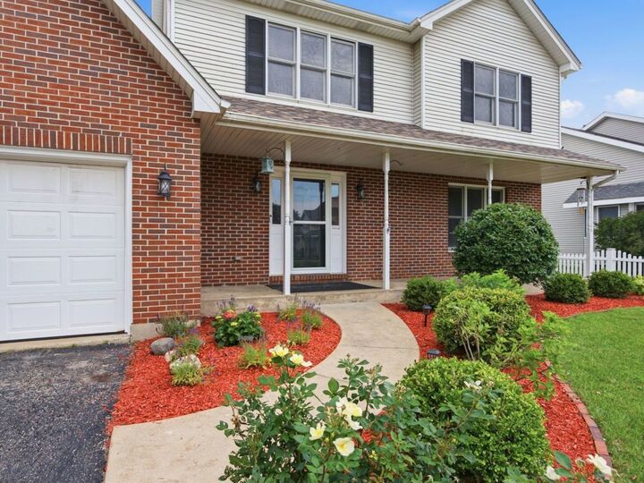 Property Photo:  1615 Canterbury Court  IL 60586 