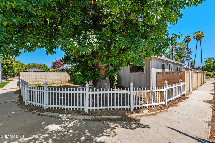 Property Photo:  18954 Saticoy Street  CA 91335 