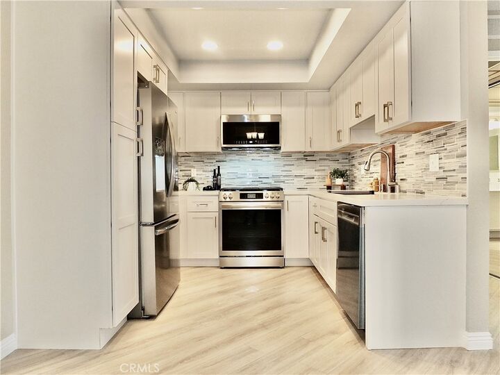 Property Photo:  2805 E East 3rd Street 6  CA 90814 