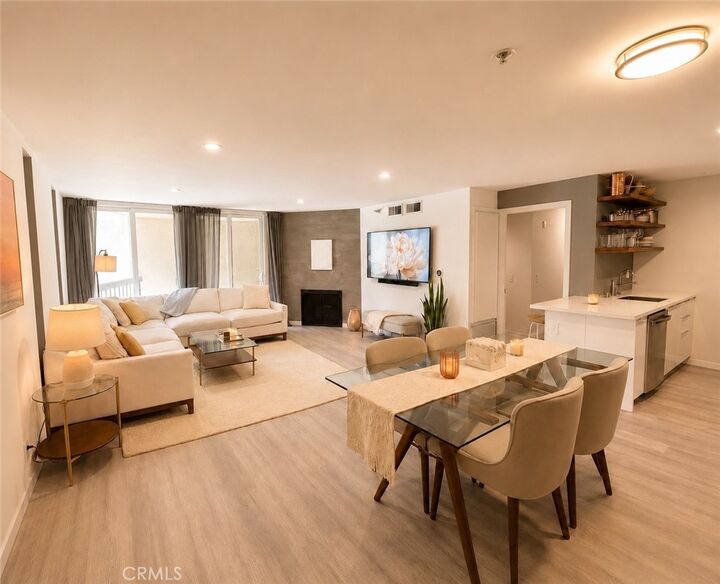 Property Photo:  7320 Hawthorn 206  CA 90046 