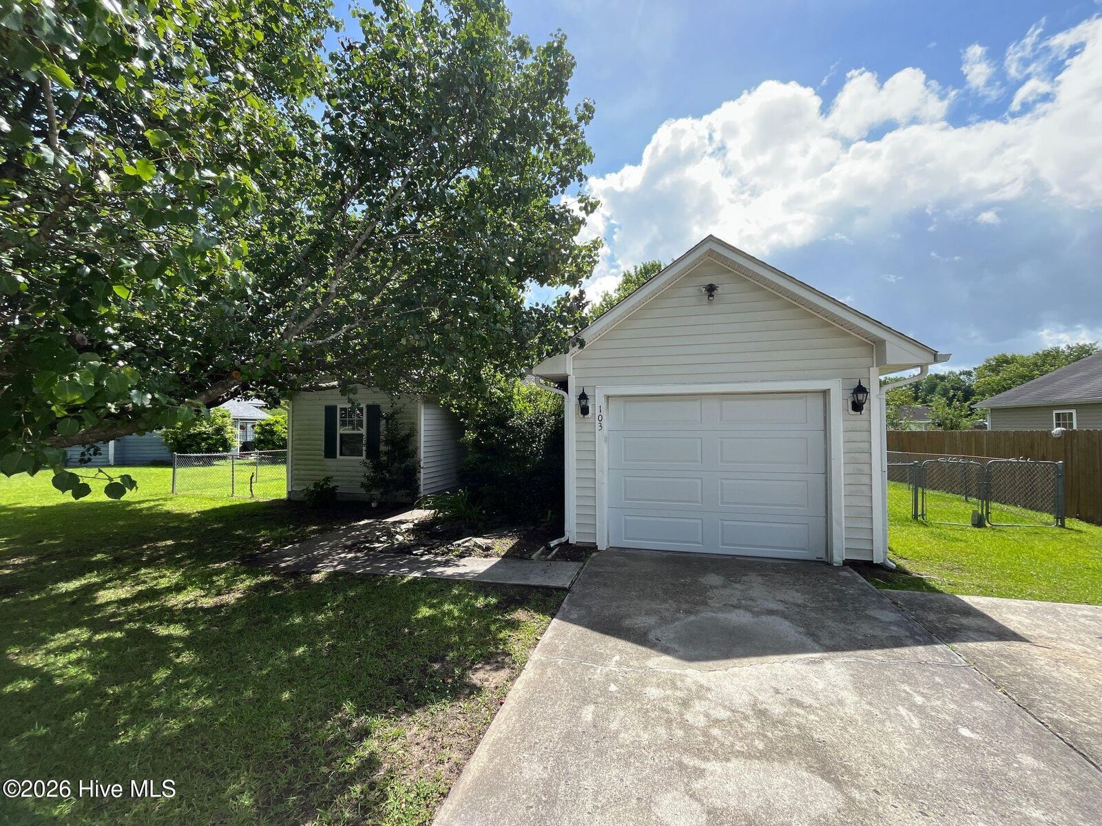 Property Photo:  103 Eastgate Drive  NC 28540 