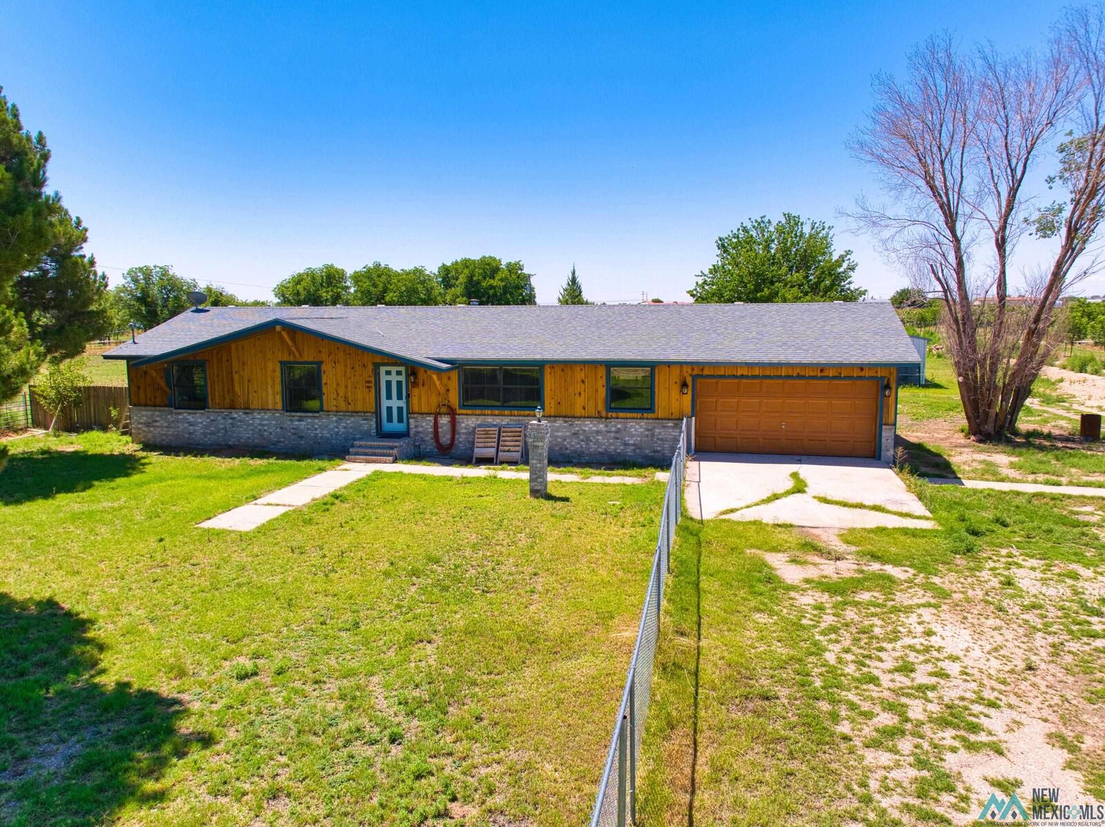 Property Photo: 1301 E Fiesta Drive NM 88220