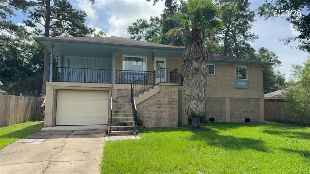 Property Photo:  2127 Middle Drive  LA 70458 