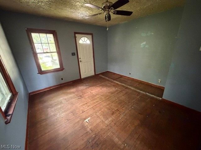 Property Photo: 950 Silvercrest Avenue OH 44314
