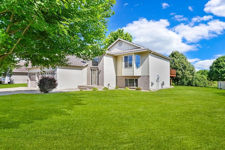 Property Photo:  1154 Garden Brook Drive  MN 56379 