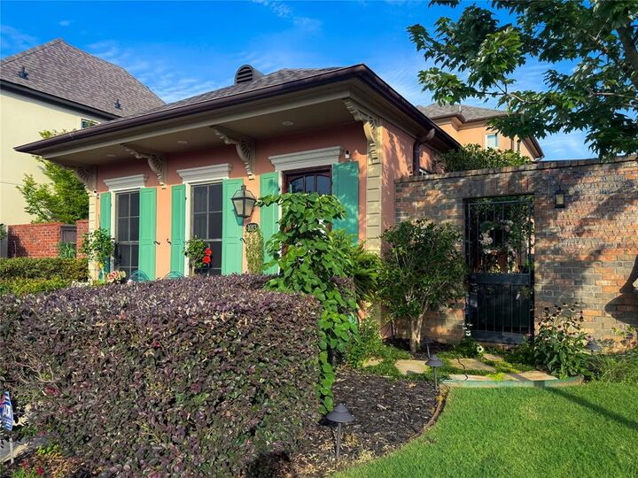 Property Photo:  1013 S Crescent Cove  LA 71105 