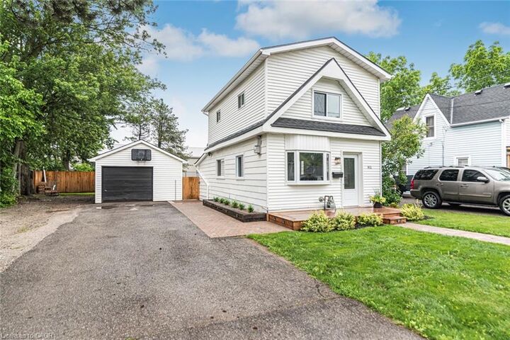 811 Tamarac Street — photo 1