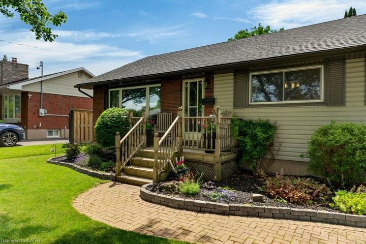 Property Photo:  15 Roxanne Drive  ON L2M 3G8 