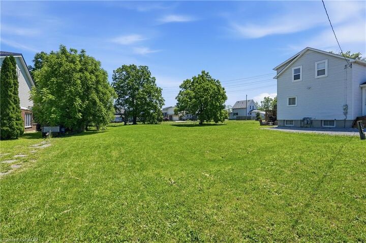Property Photo:  120 Queen Street S  ON L2V 3P2 