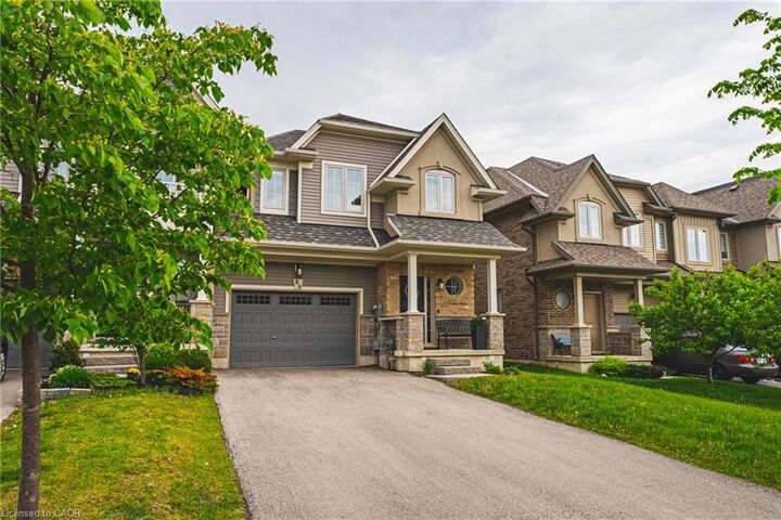 Property Photo: 80 Dennis Drive ON L0R 2A0