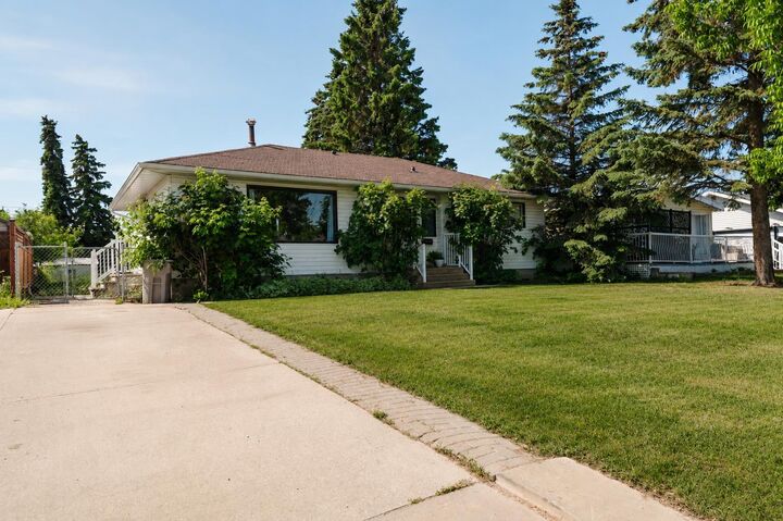 Property Photo:  10415 111 Avenue  AB T8V 1T9 
