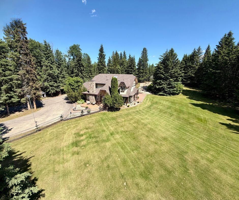Property Photo:  11 Bench Creek Estate  AB T7E 0B3 