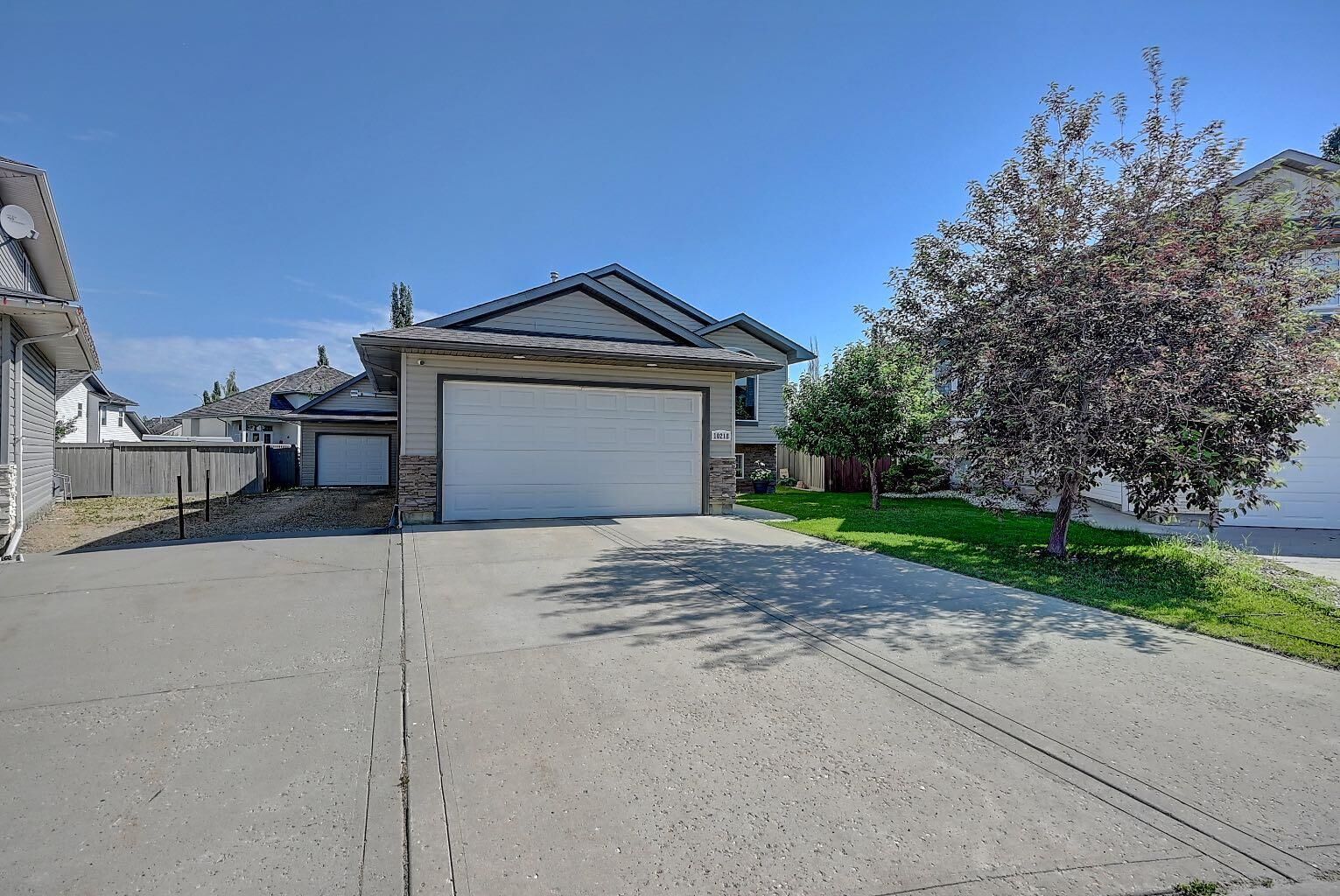 Property Photo:  10218 72 Avenue  AB T8W 2Y2 