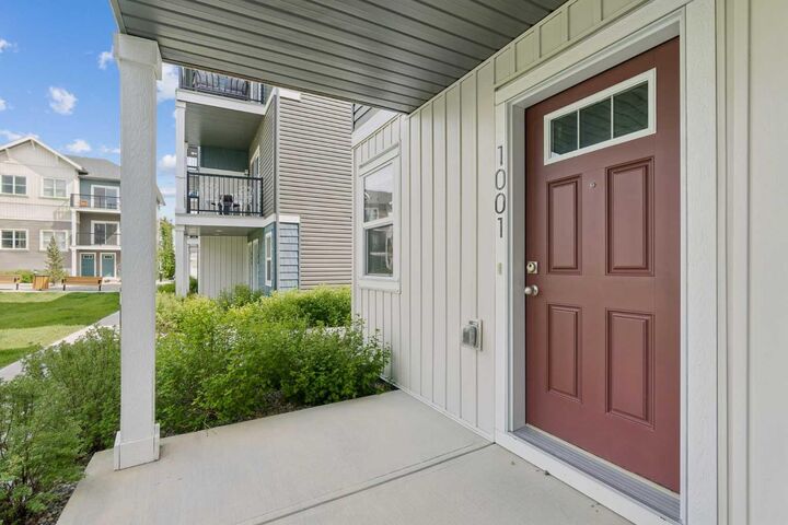 Property Photo: 24 Rivercrest Drive 1001 AB T4C 2V2