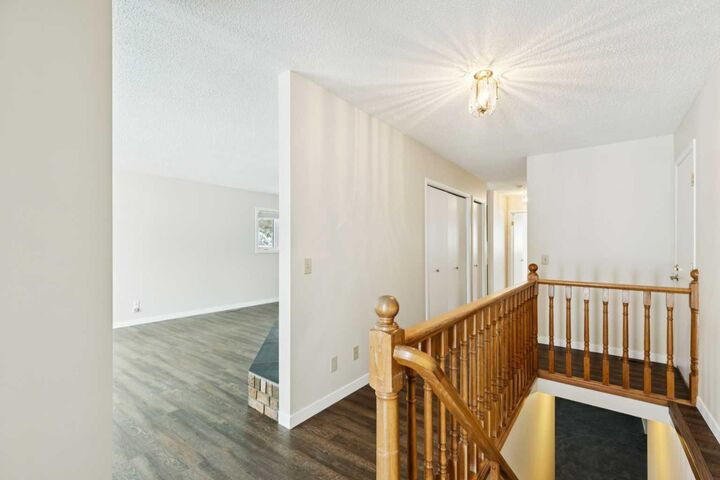 Property Photo:  43 Macewan Park Heights NW  AB T3K 3W6 