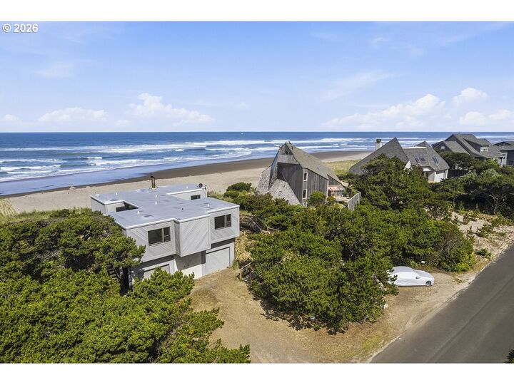 Property Photo:  319 Salishan Dr  OR 97388 