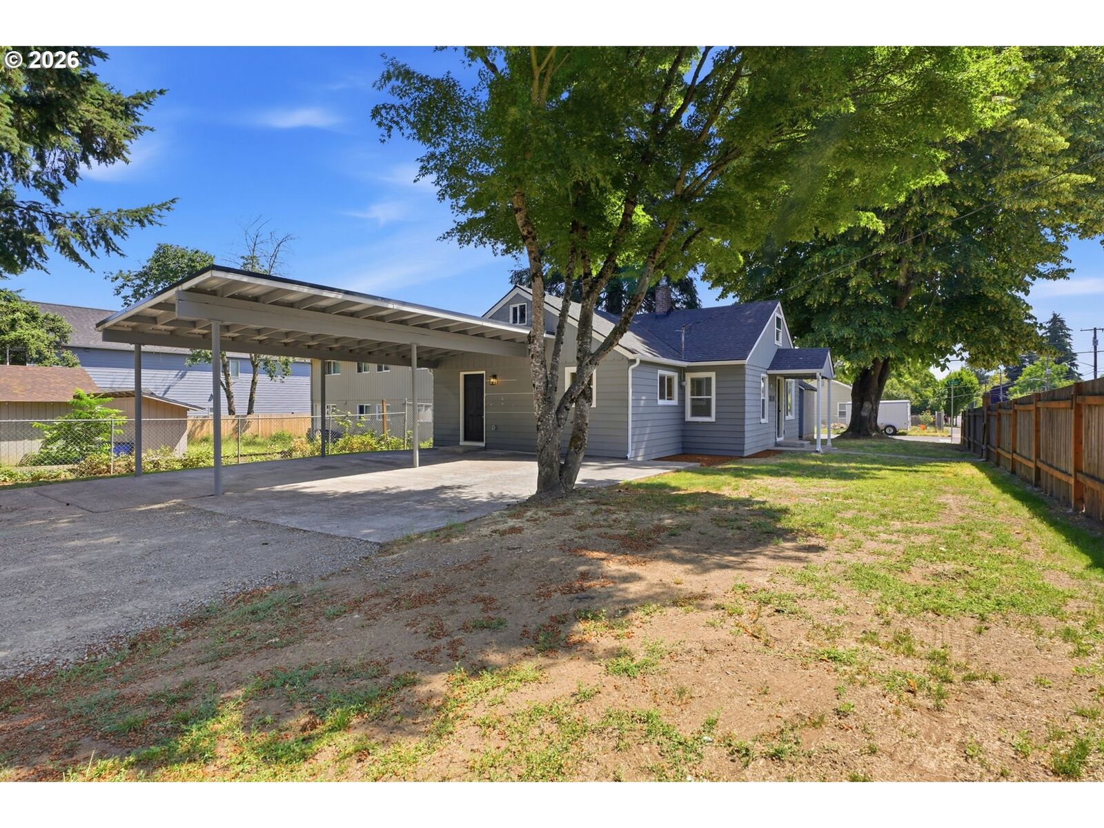 Property Photo:  1614 E 33rd St  WA 98663 