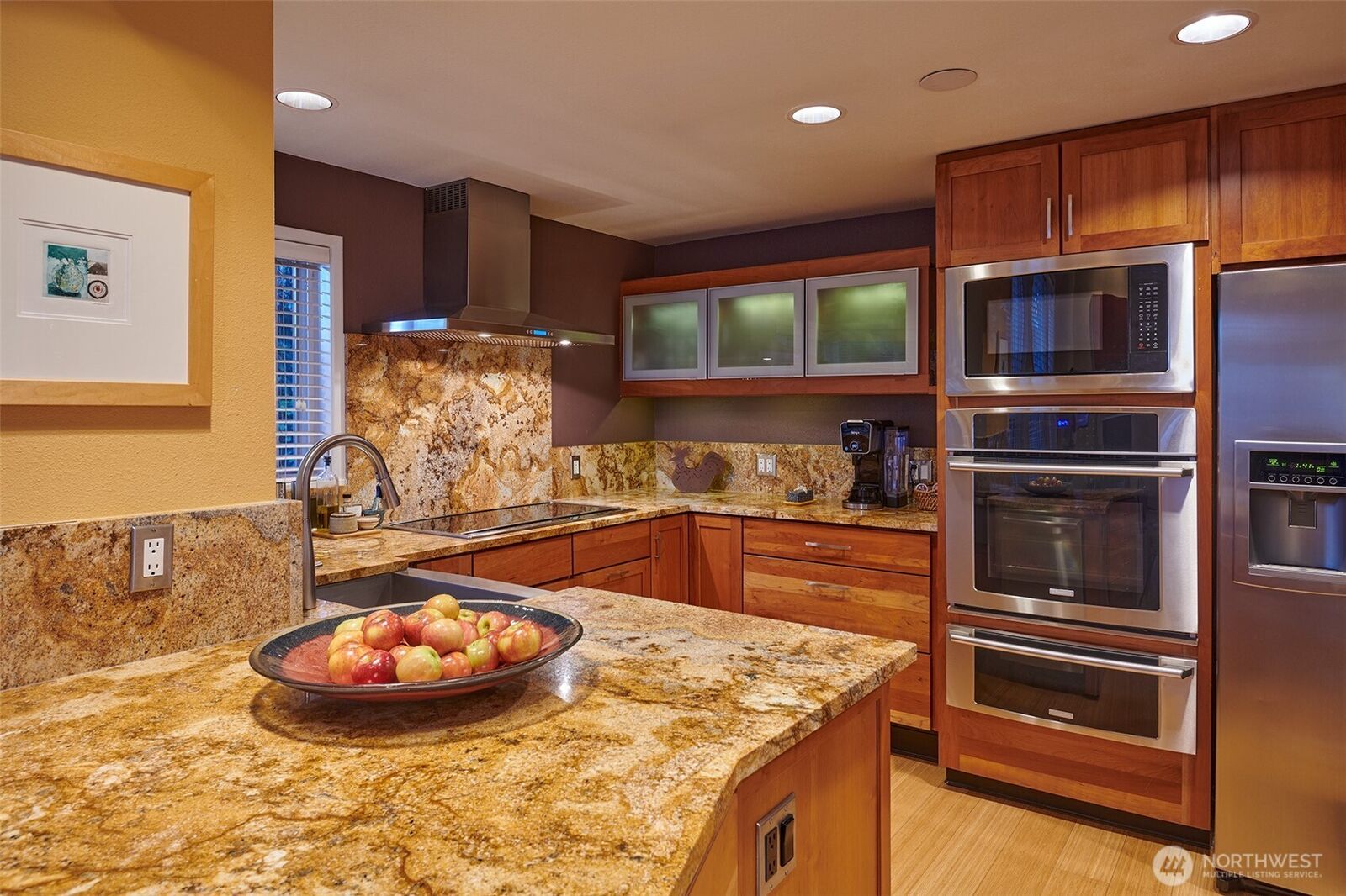 Property Photo:  909 N 35th Street 403  WA 98103 