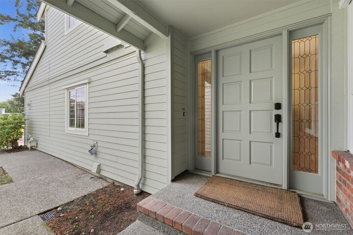 Property Photo:  333  145th Place SE  WA 98007 