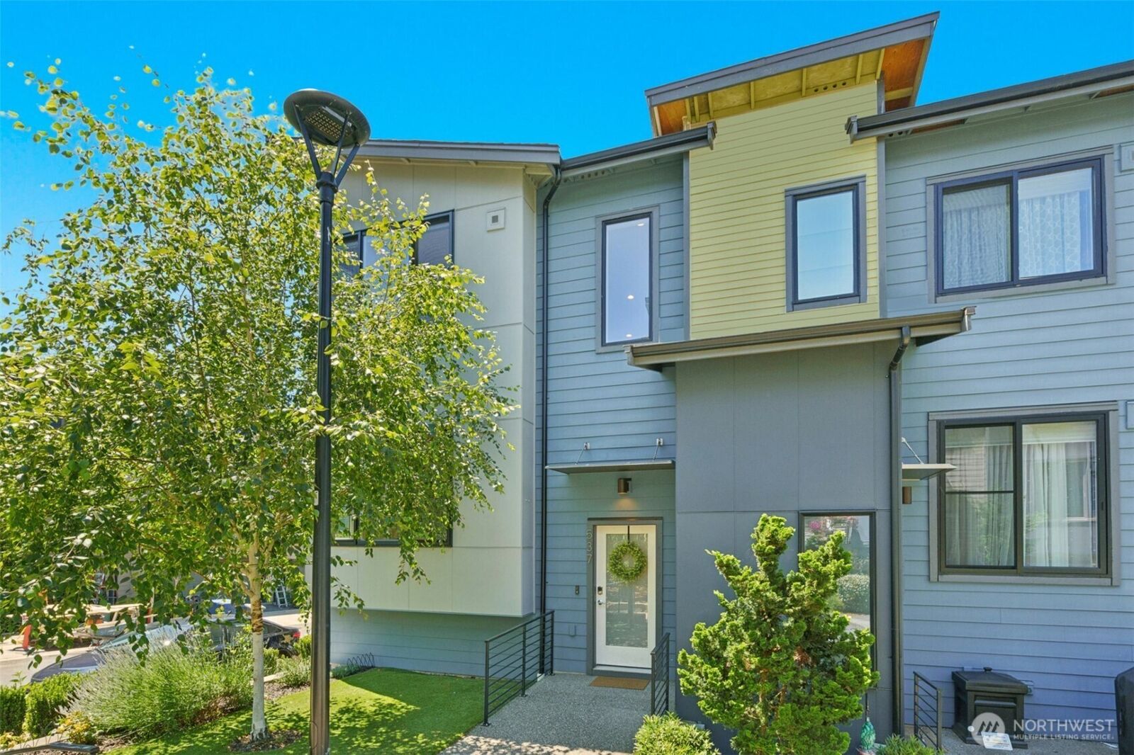 Property Photo:  537  Glacier Walk  SE  WA 98074 