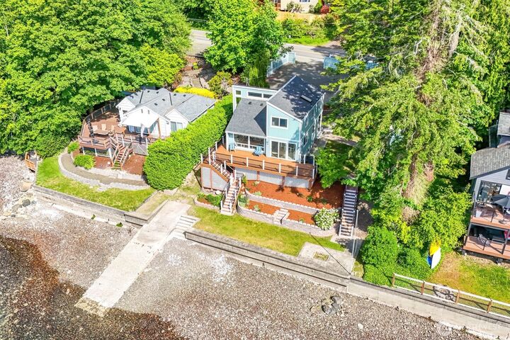 Property Photo: 18631 E State Route 106 WA 98528