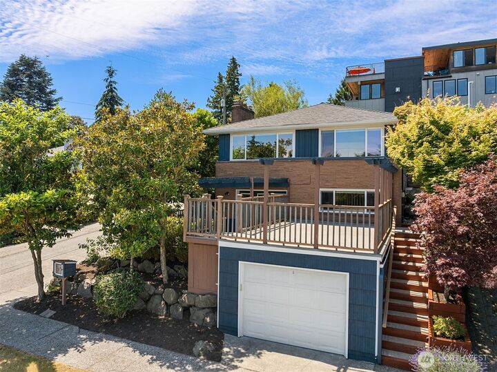 Property Photo: 2600 W Howe Street WA 98199