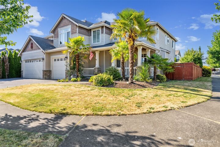 Property Photo:  2401  12th Avenue NW  WA 98371 