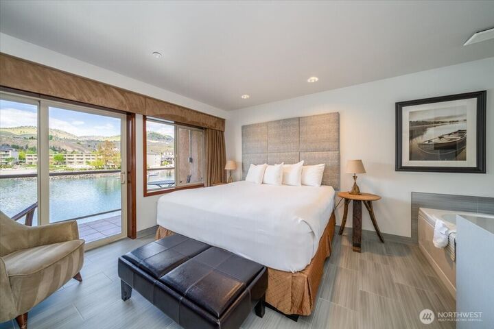 Property Photo:  322 W Woodin Avenue 721  WA 98816 